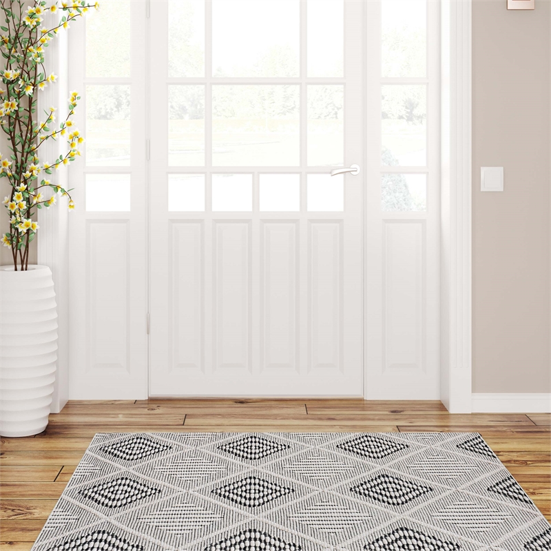 Linon Marion Marko Polyester 3' x 5' Accent Rug in Cream