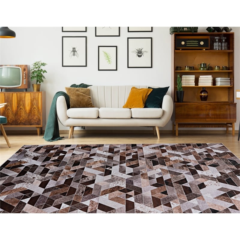 Linon Laredo Lockhart Polyester Faux Cowhide 6'7