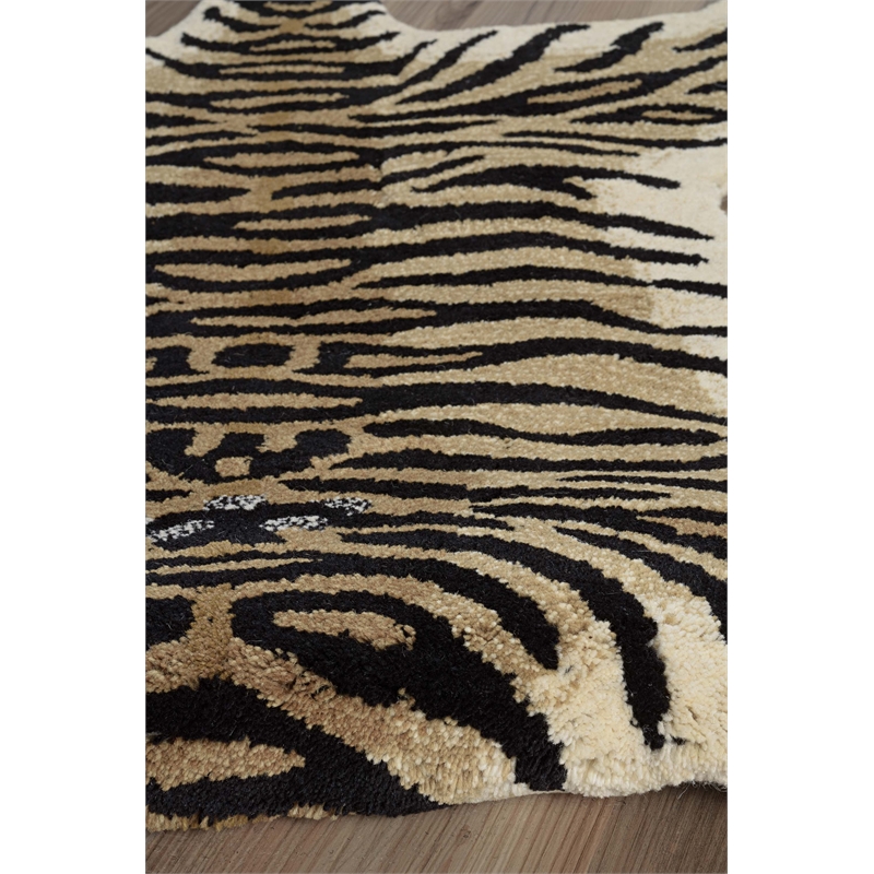Linon 2' X 3' Jungle Tiger Shaped Accent Rug in Gold and Black Wool