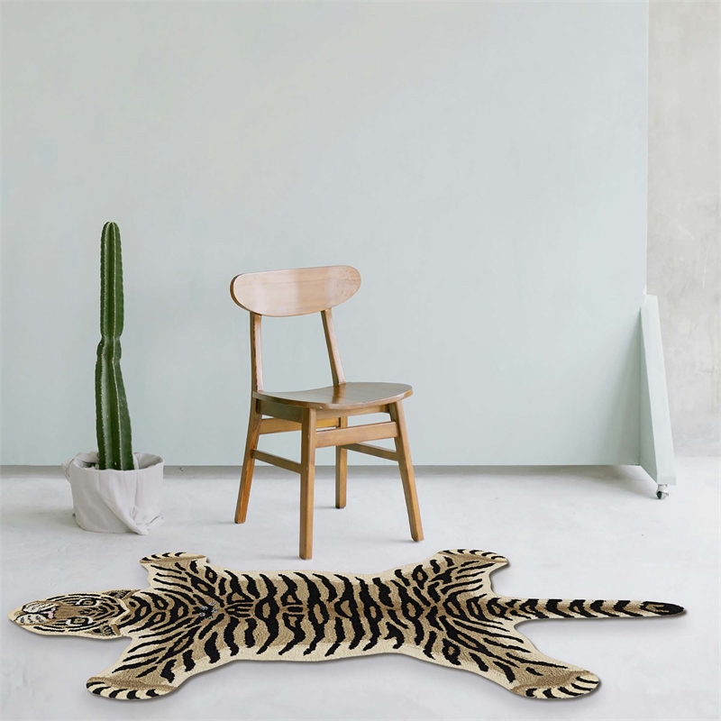 Linon 3' X 5' Jungle Tiger Shaped Accent Rug in Gold and Black Wool