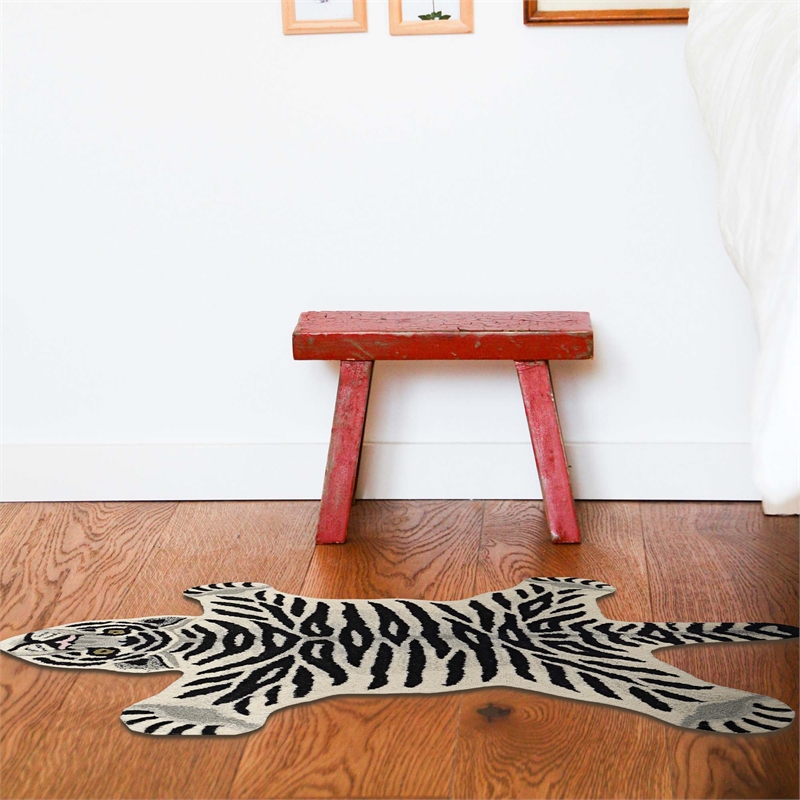 Linon 2' X 3' Jungle Tiger Shaped Accent Rug in White and Black Wool