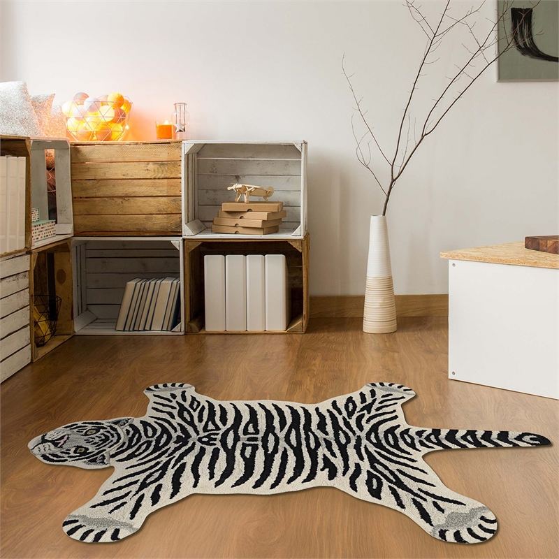 Linon 3' X 5' Jungle Tiger Shaped Accent Rug in White and Black Wool