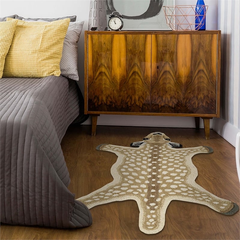 Linon 2' X 3' Jungle Antelope Shaped Accent Rug in Beige and Brown Wool