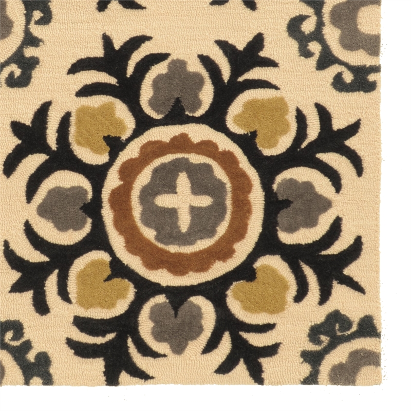 Linon Trio Suzanni Hand Tufted Polyester 5'x7' Rug in Ivory