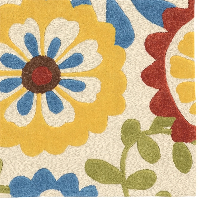 Linon Trio Frond Hand Tufted Polyester 5'x7' Area Rug in Ivory