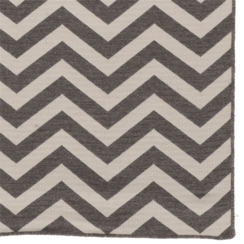 Linon Salonika Chevron Reversible Woven Wool 5'x8' Rug in Gray