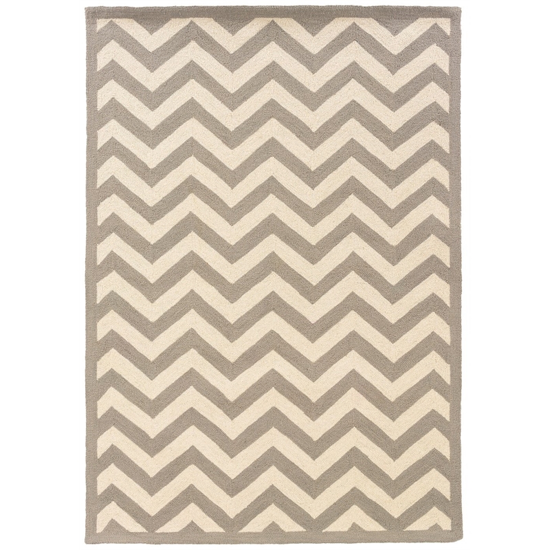 Linon Silhouette Chevron Hand Hooked Wool 5'x7' Rug in Gray