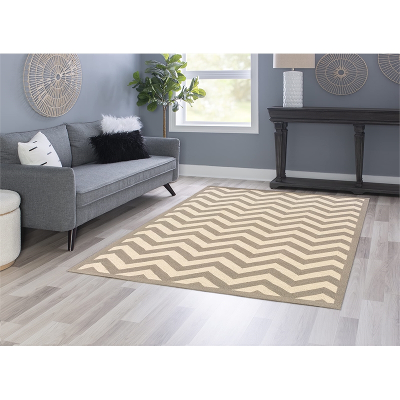 Linon Silhouette Chevron Hand Hooked Wool 5'x7' Rug in Gray