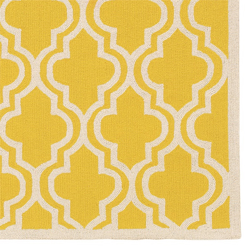 Linon Silhouette Quatrefoil Hand Hooked Wool 5'x7' Rug in Yellow