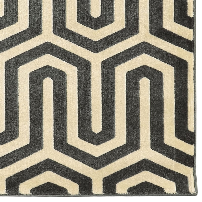 Linon Roma Tangent Power Loomed Polypropylene 5'x7' Rug in Gray