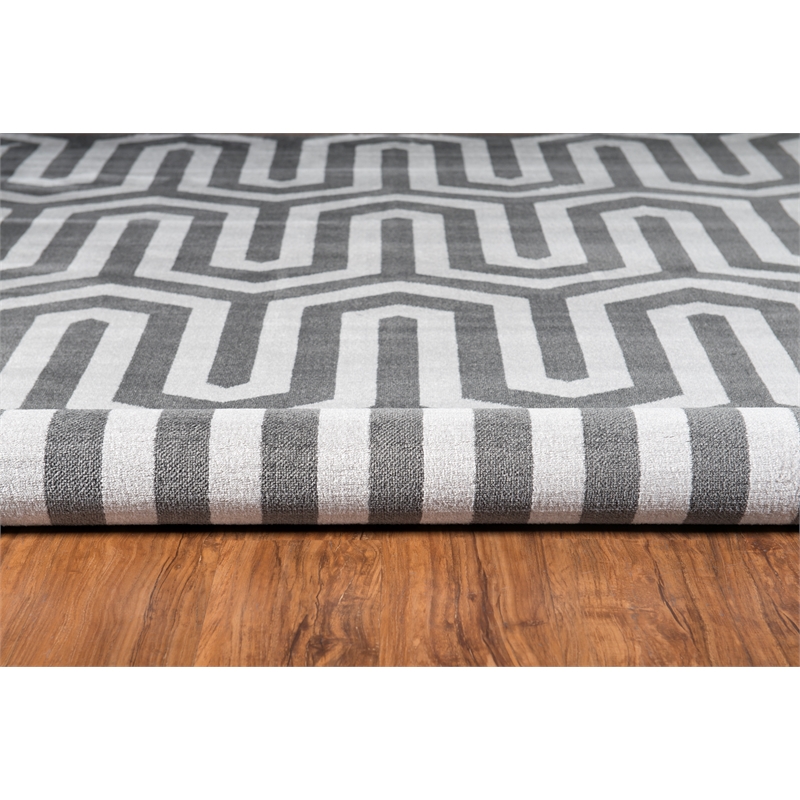 Linon Roma Tangent Power Loomed Polypropylene 8'x10' Rug in Gray
