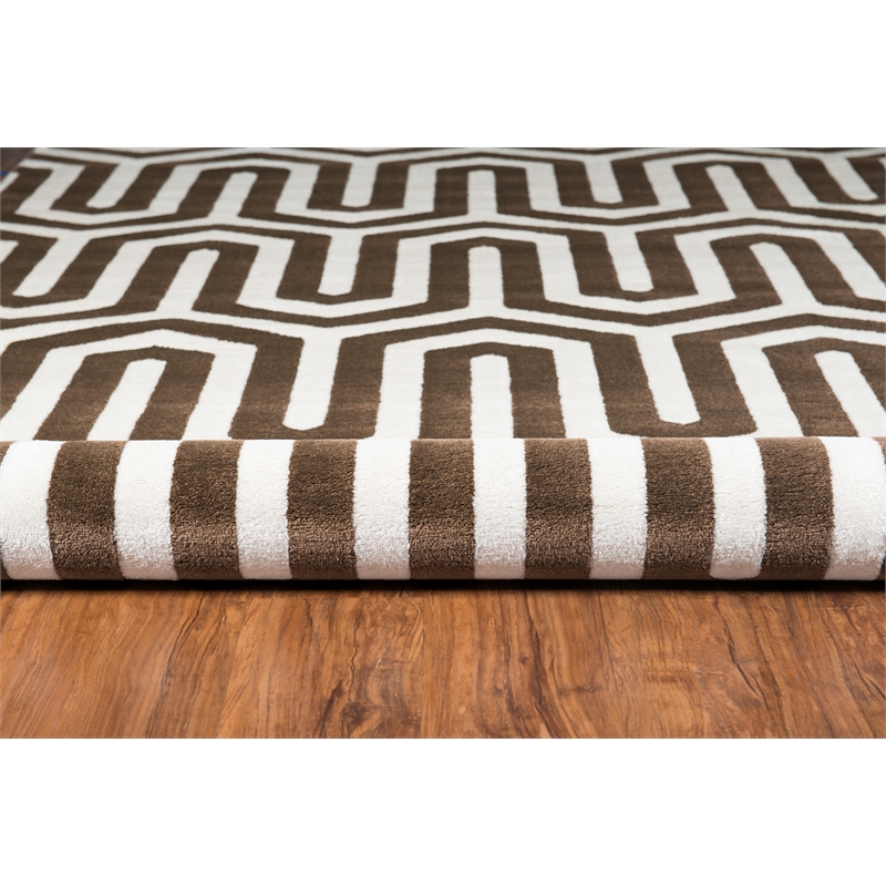 Linon Roma Zigzag Power Loomed Polypropylene 5'x7' Rug in Ivory