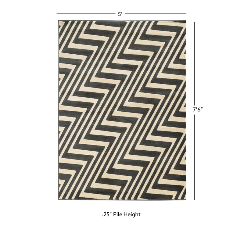 Linon Roma Zigzag Power Loomed Polypropylene 5'x7' Rug in Gray