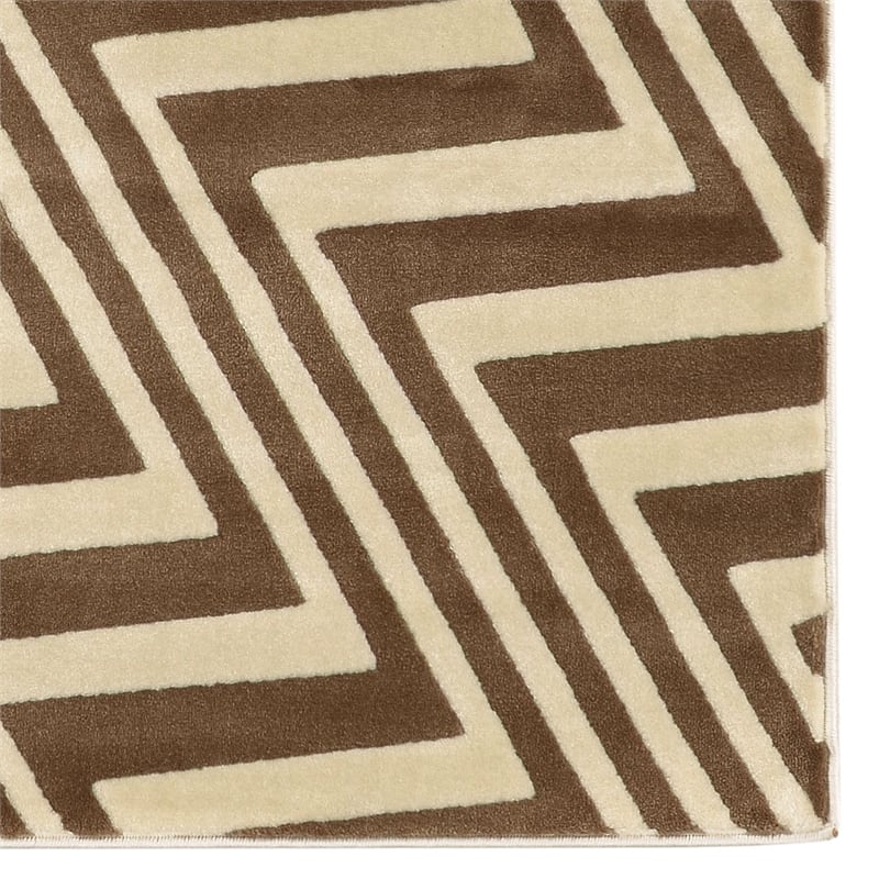 Linon Roma Zigzag Power Loomed Polypropylene 5'x7' Rug in Ivory