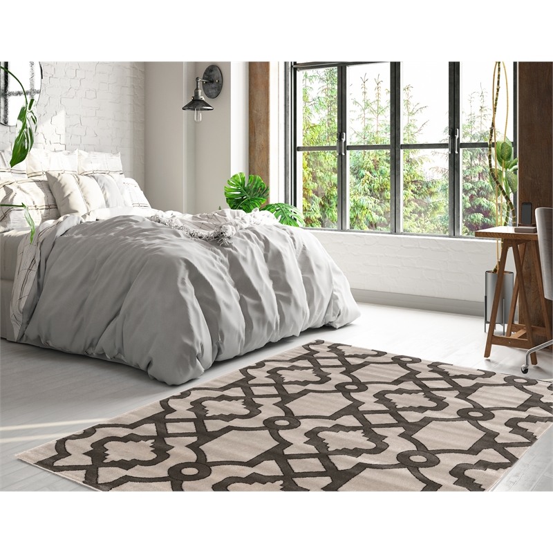 Linon Elegance Geo Power Loomed Polypropylene 8'x10' Rug in Gray