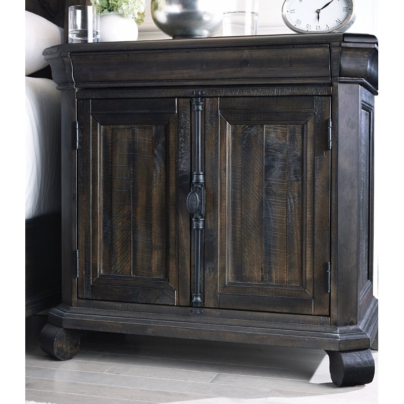 Magnussen Bellamy Traditional Peppercorn Bachelor Door Chest