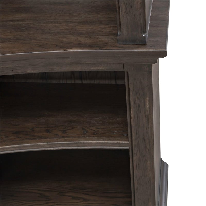 Paradise Valley Entertainment Center with Piers