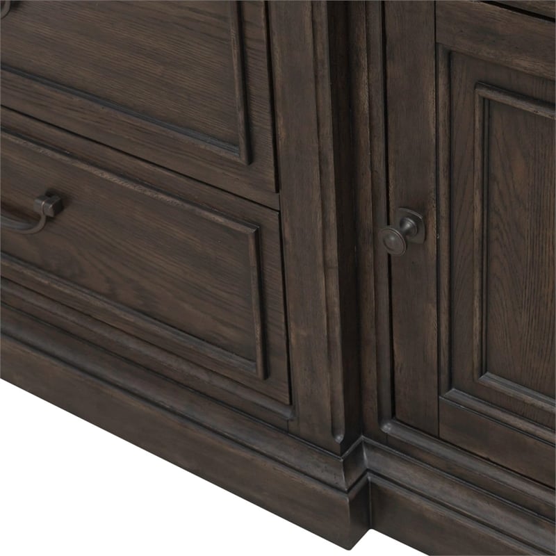 Paradise Valley Entertainment Center with Piers