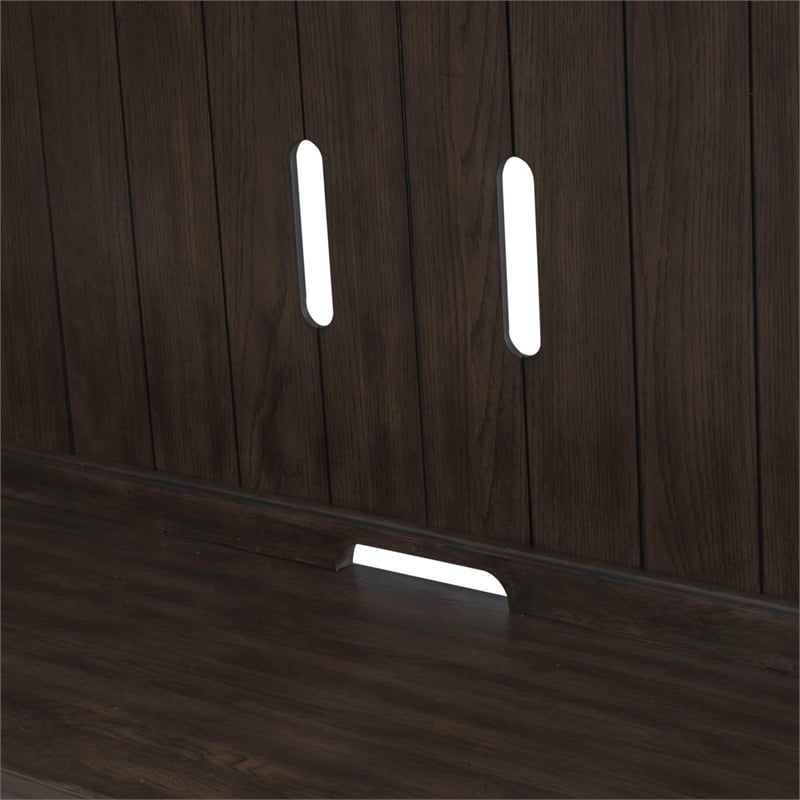 Paradise Valley Entertainment Center with Piers