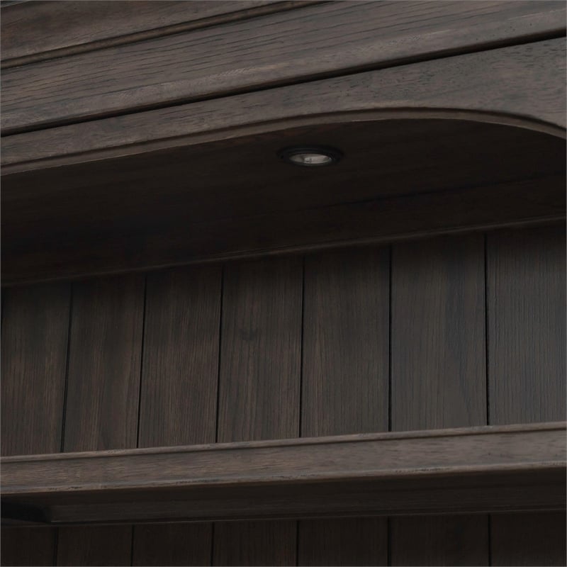 Paradise Valley Entertainment Center with Piers