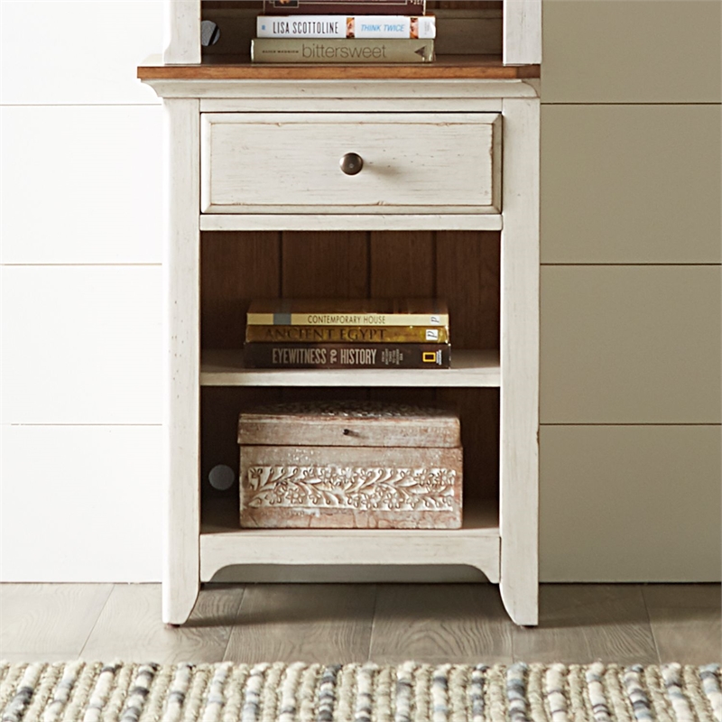 Liberty Furniture Farmhouse Reimagined Entertainment Center with Piers - White