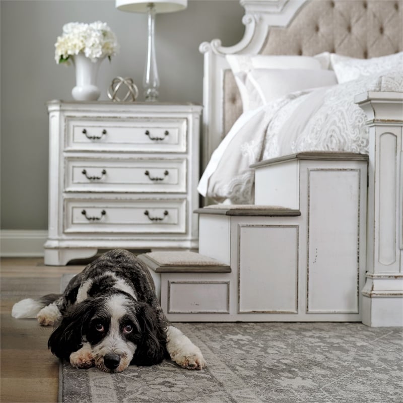 Liberty Furniture Magnolia Manor Slip Proof Pet Steps 18 Inch Height - White Oak