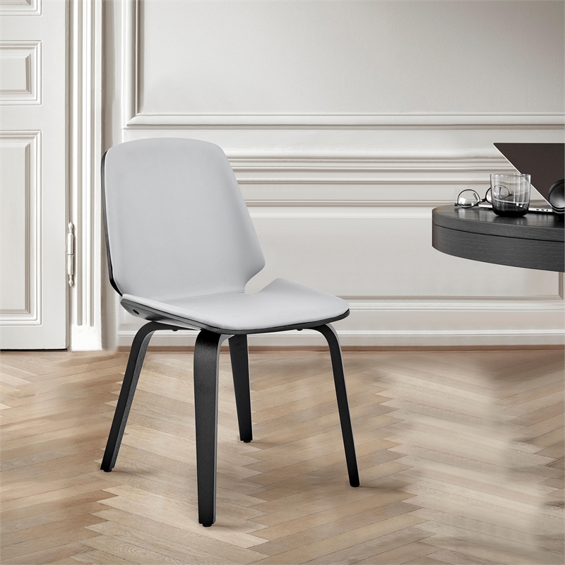 Armen Living Brinley 18