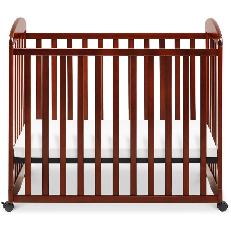 Davinci Alpha Mini Rocking Crib In Rich Cherry M0598c