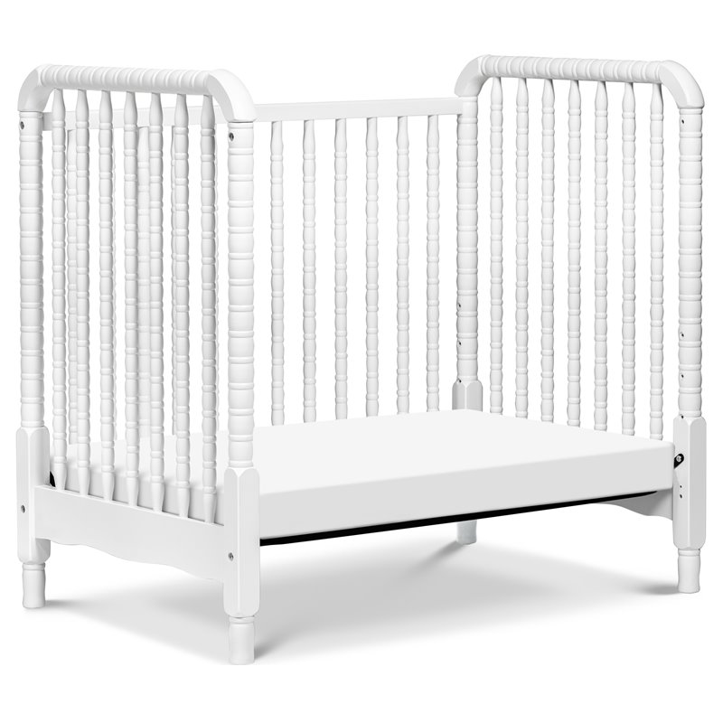 DaVinci Jenny Lind Pine Wood 3-in-1 Convertible Mini Crib in White