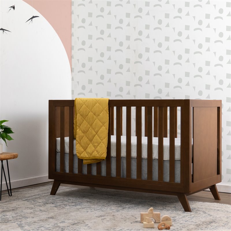 DaVinci Otto Pine Wood 3-in-1 Convertible Crib in Walnut