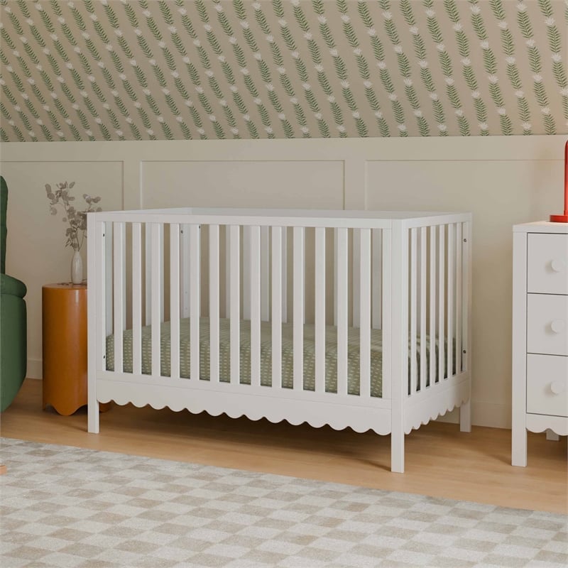 DaVinci Sammy Scallop 4-in-1  Convertible Crib in White