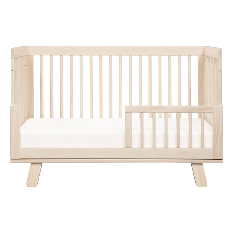 3-in-1 Convertible Crib Set with Dresser and Changing Tray in Natural