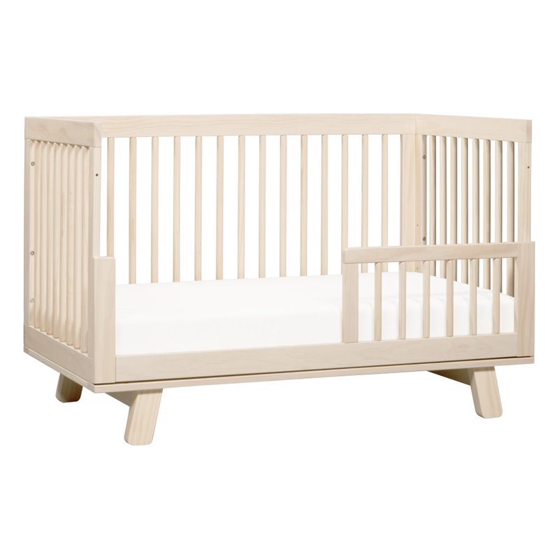 3-in-1 Convertible Crib Set with Dresser and Changing Tray in Natural