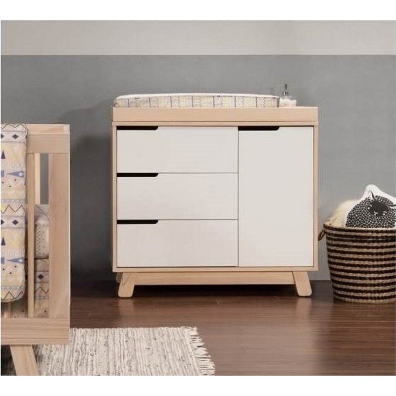 3-in-1 Convertible Crib Set with Dresser and Changing Tray in Natural