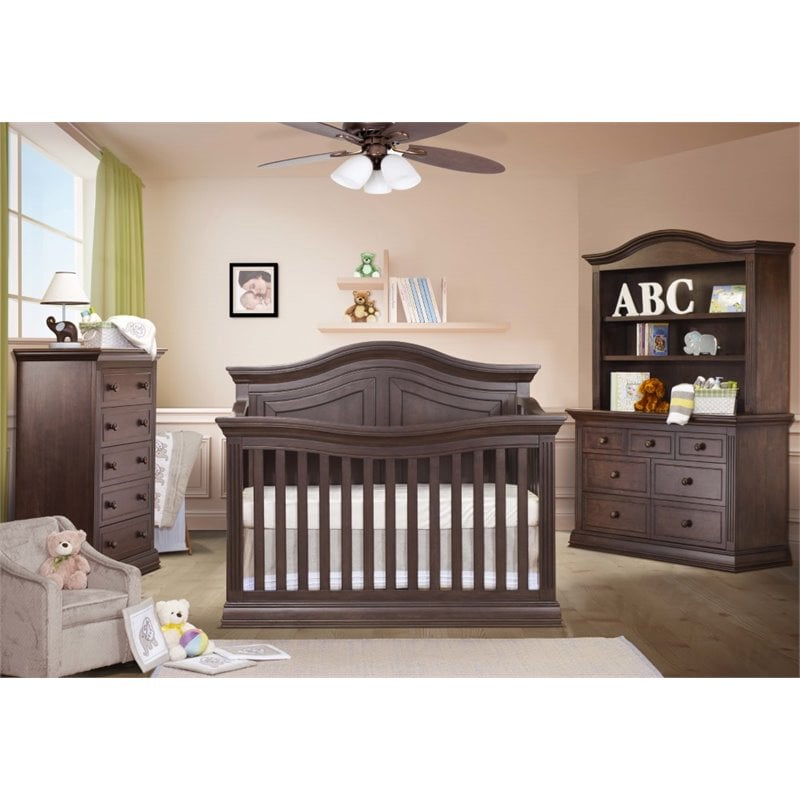 Sorelle Providence Crib in Chocolate