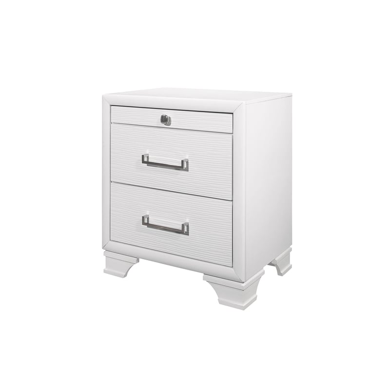 Global Furniture USA Jordyn Solid Wood White 3-Drawer Nightstand