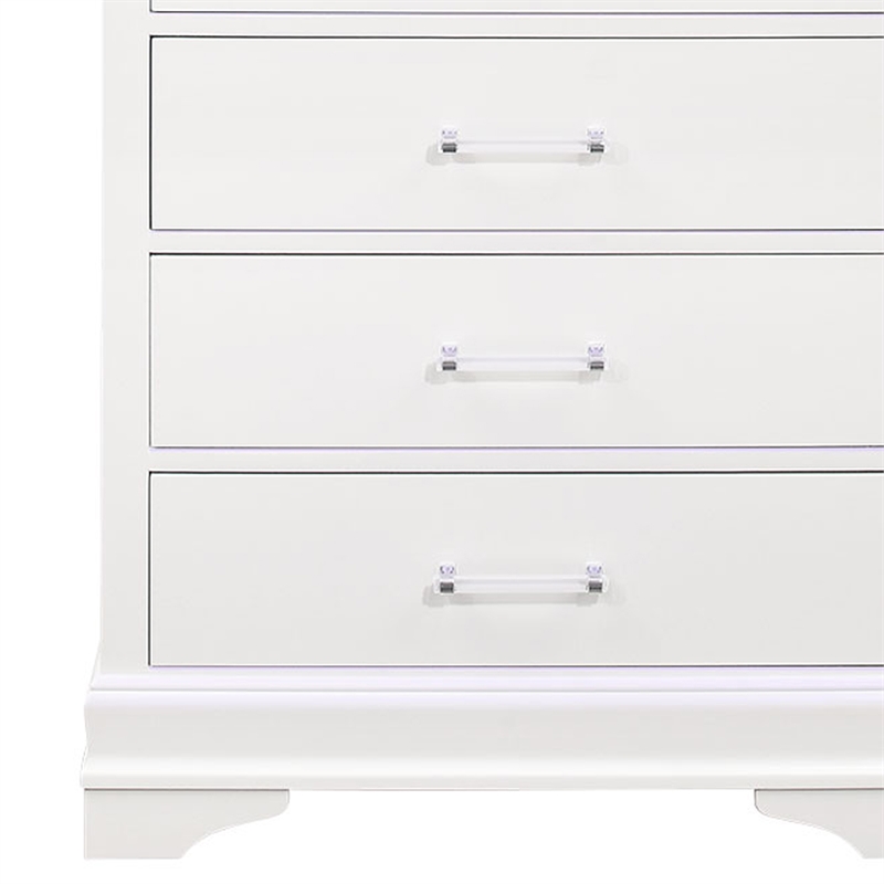 Global Furniture USA Charlie Traditional/Modern White Wood Chest with LED