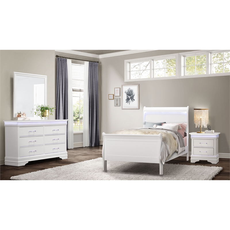 Global Furniture USA Charlie Traditional/Modern White Wood Dresser with LED