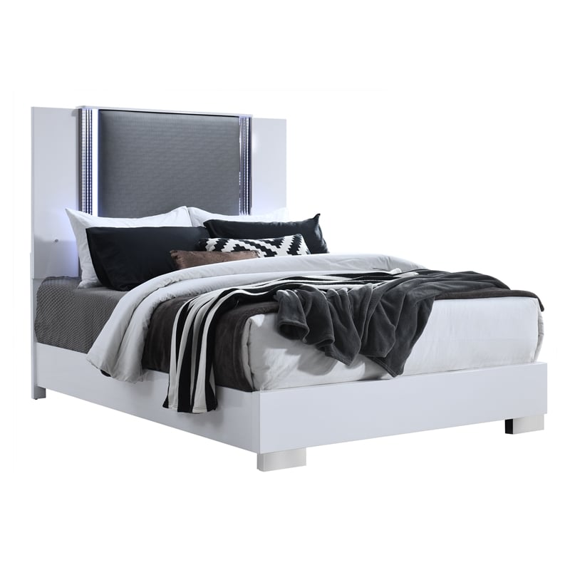 Global Furniture USA Ylime Smooth White Engineered Wood Queen Bed With LED