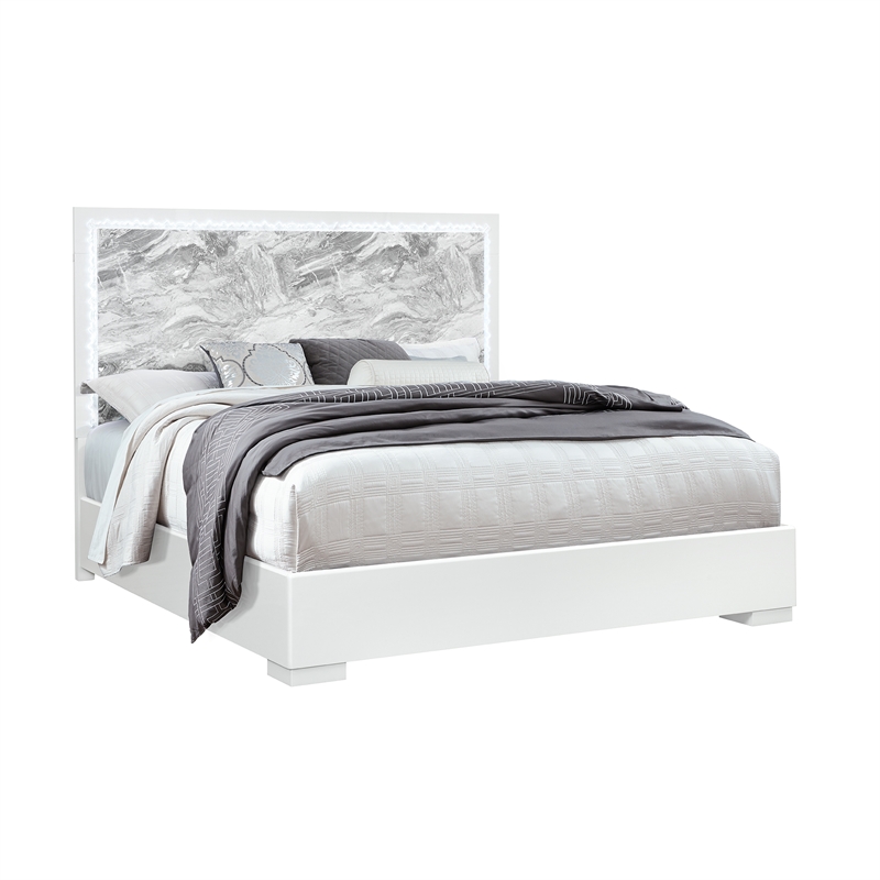 Naomi Silver with Faux Marble Detailing King Bedroom Set with LED Light