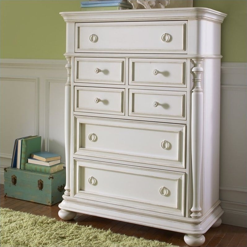 Riverside Furniture Placid Cove 7 Drawer Chest in Honeysuckle White   16766