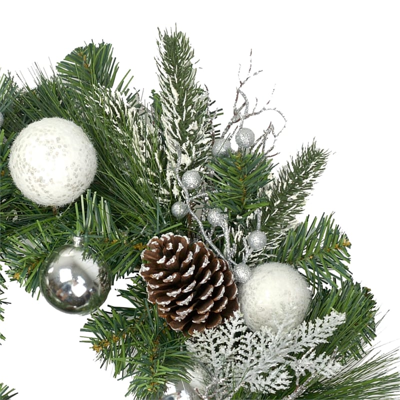 Jeco Wreath in Green and White