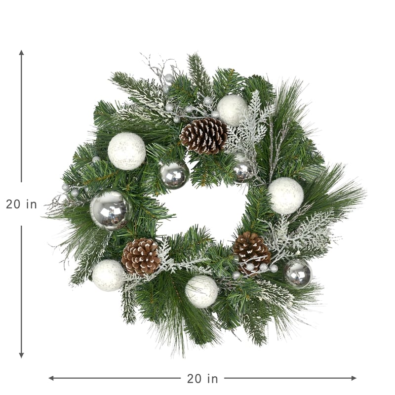 Jeco Wreath in Green and White