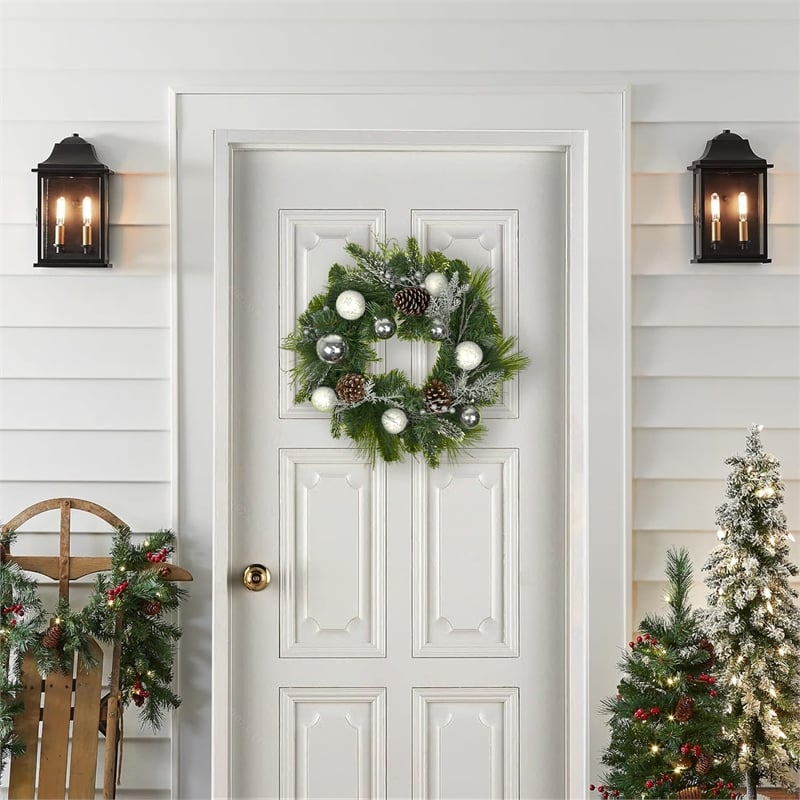 Jeco Wreath in Green and White