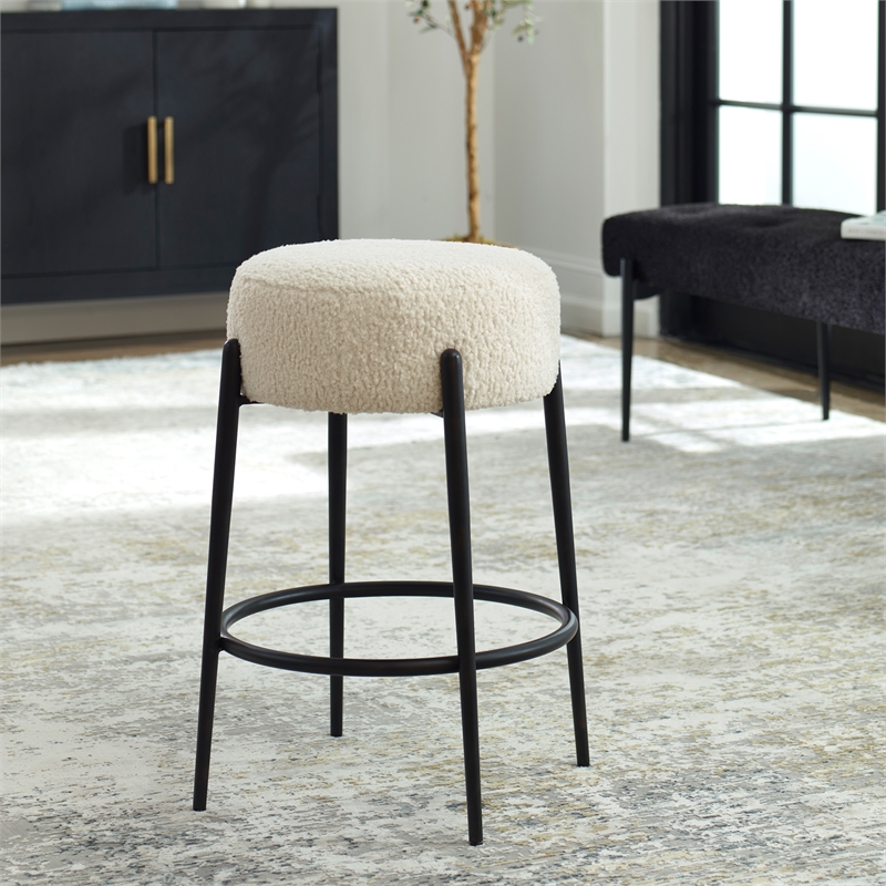 Uttermost Arles 26
