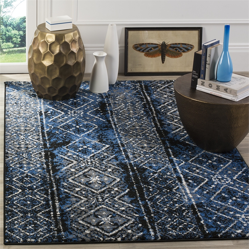Safavieh Adirondack 4' X 6' Power Loomed Rug in Silver and Black