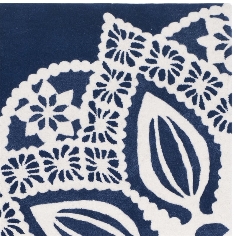 Safavieh Allure 5' X 8' Hand Tufted Wool Rug in Navy and Ivory