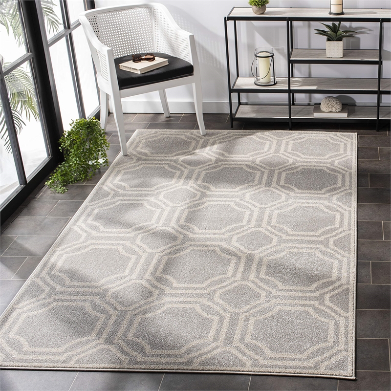 Safavieh Amherst 5' X 8' Power Loomed Rug in Light Gray and Ivory
