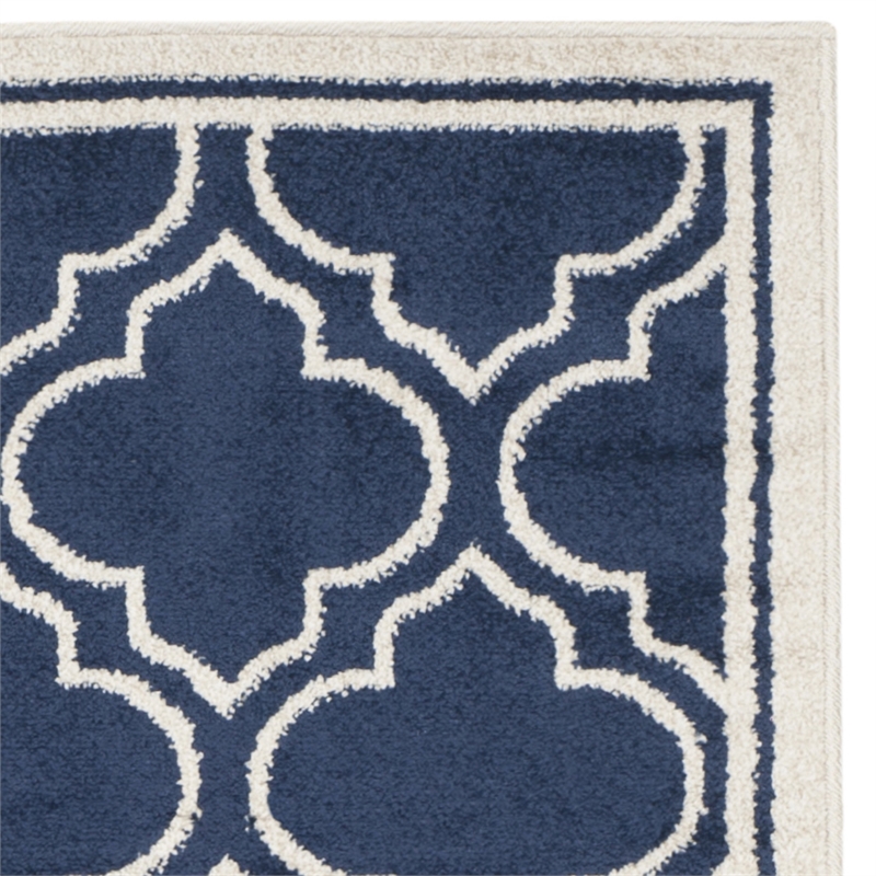 Safavieh Amherst 4' X 6' Power Loomed Rug in Navy and Ivory