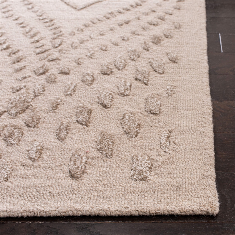 Safavieh Bella 4' X 6' Hand Tufted Wool Pile Rug in Blue and Ivory